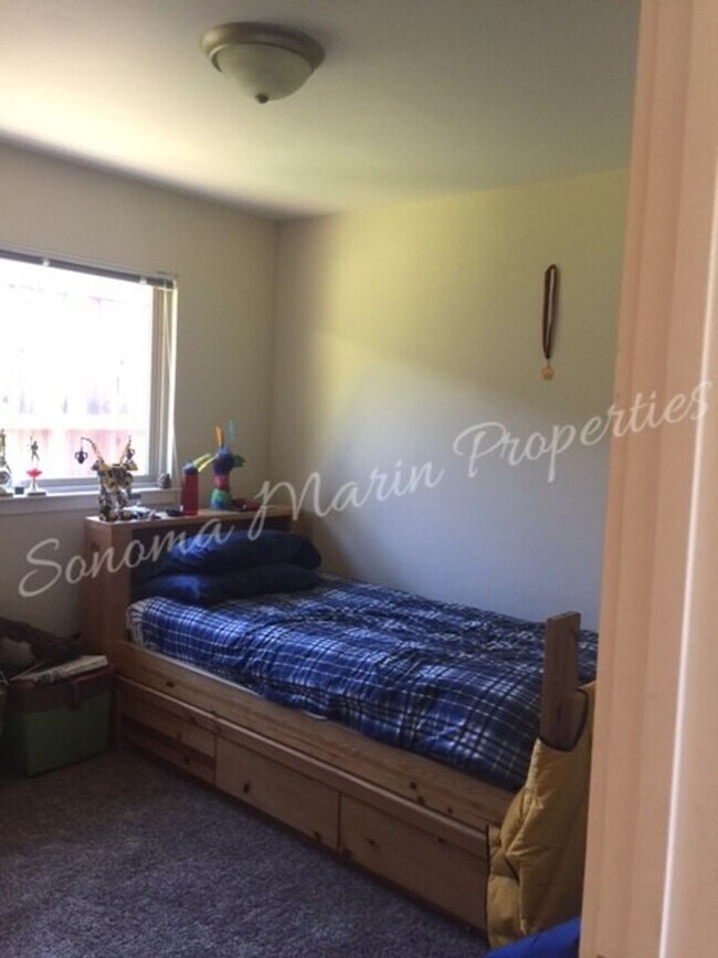 Building Photo - Great 3br/2ba Rincon Valley Home ~ Sonoma ...