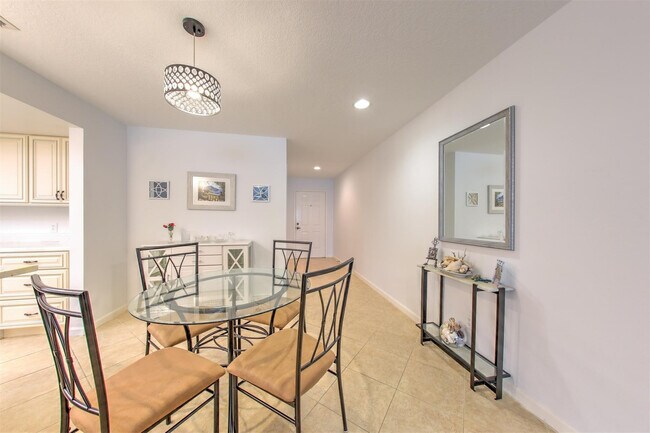 Building Photo - 4949 N Hwy A1A