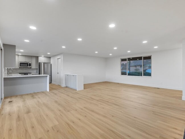 Building Photo - 4980 S 1645 E