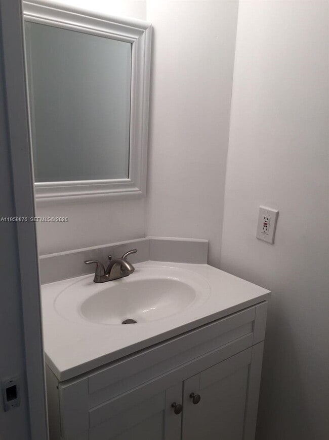 Building Photo - 10902 NW 83rd St