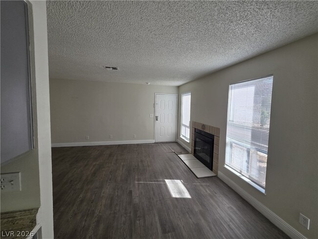Building Photo - 4941 Newport Cove Dr