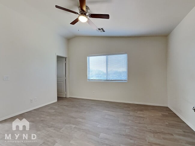 Building Photo - 3745 W Medlock Dr