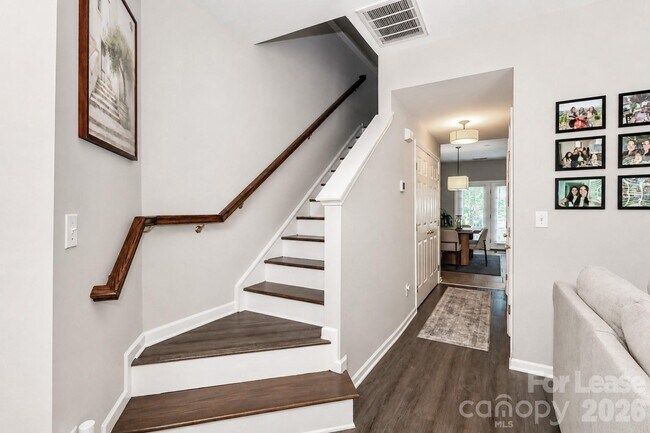 Building Photo - 17633 Delmas Dr