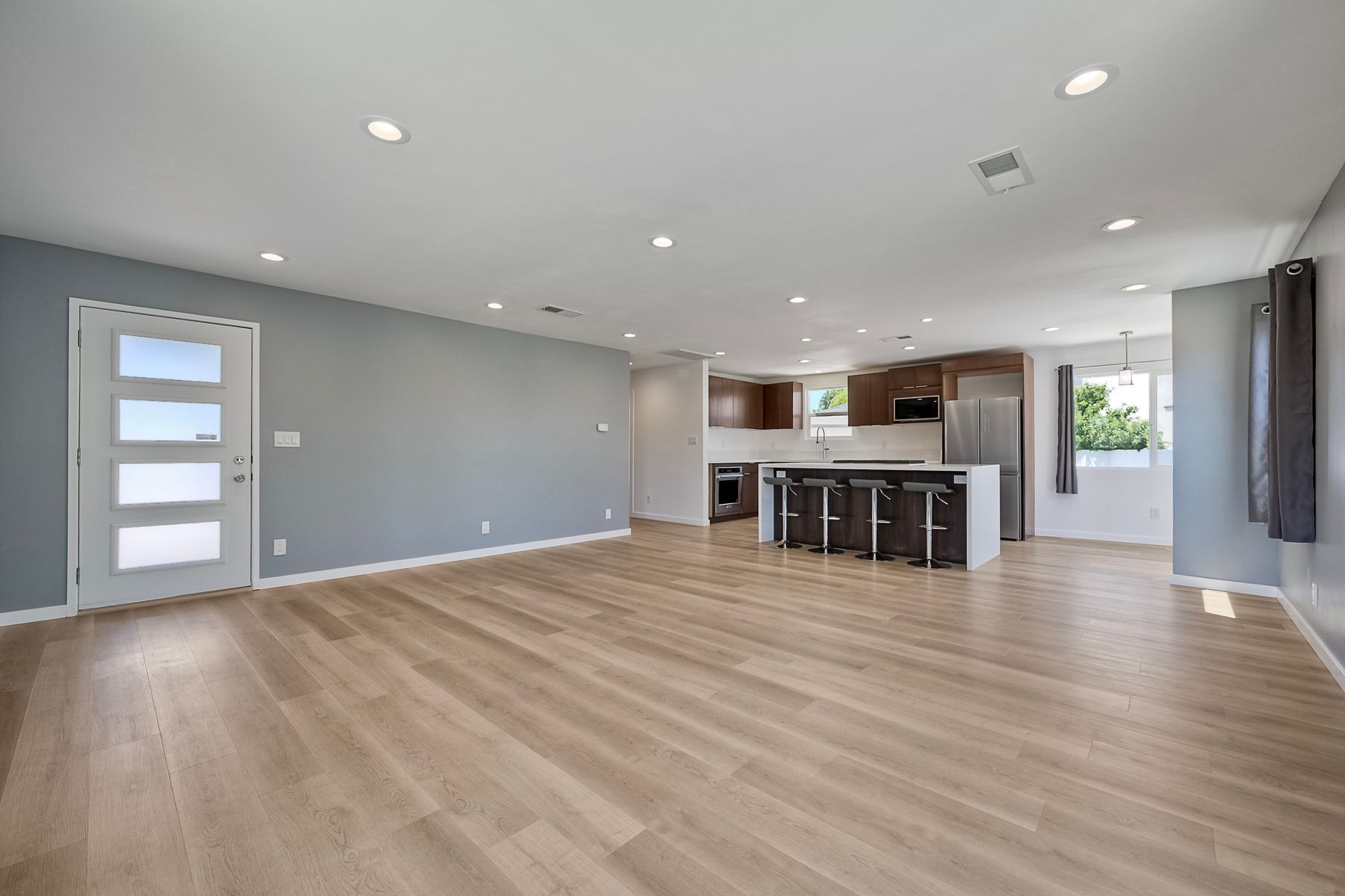 Building Photo - 6258 Pembroke Dr