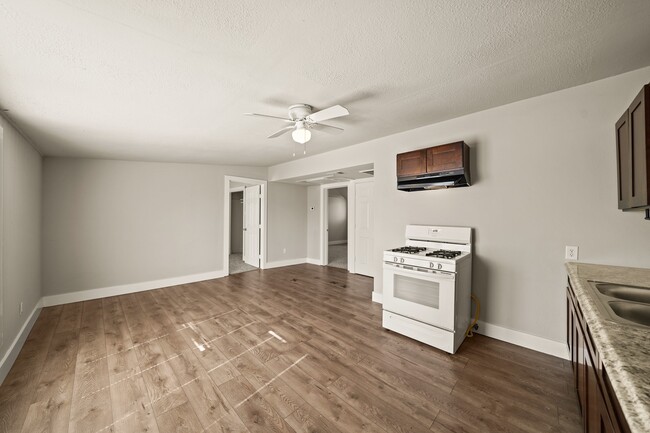 Building Photo - 3419 Illinois St