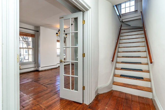 Building Photo - 34 Buttonwood St