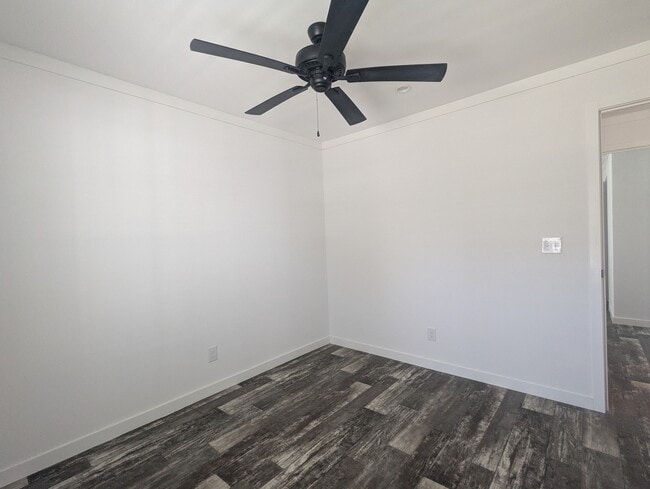 Building Photo - 127 Coral Crest Dr