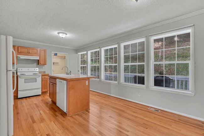 Building Photo - 3 Bed/2 Bath House in West Jefferson!