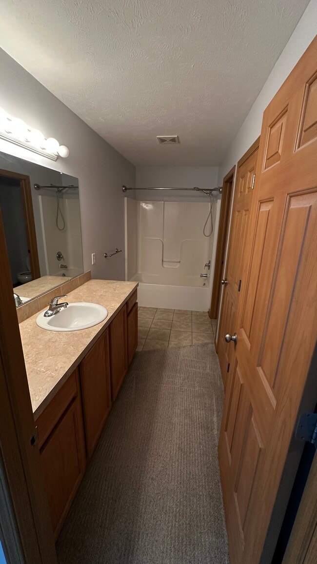 Building Photo - 2472/2474 Millview