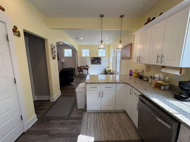 Building Photo - 2107 Barringer Ln