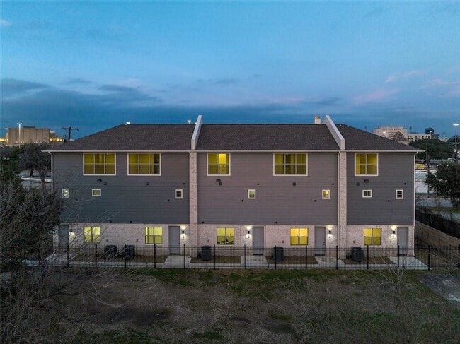 Primary Photo - 3230 Elihu St