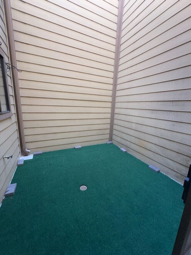 Building Photo - 1919 Place Rebecca Ln