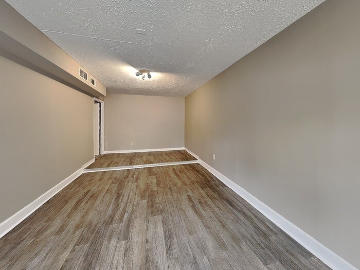 Building Photo - 350 Kimberly Forest Ct