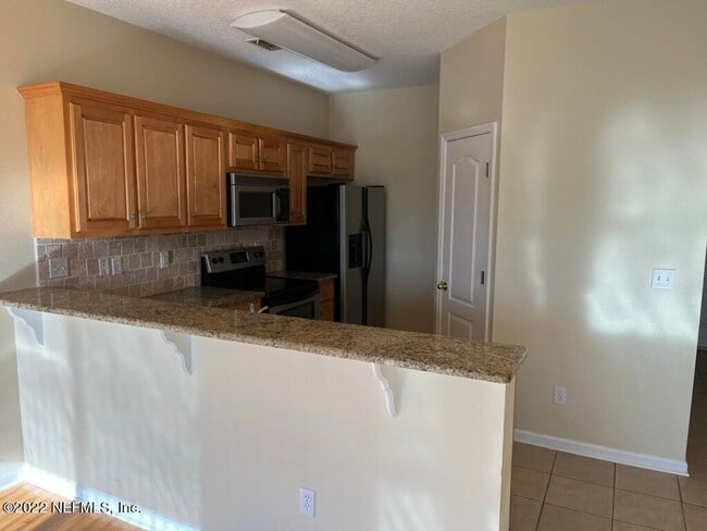 Building Photo - Beautiful Townhome in Biscayne Bay!