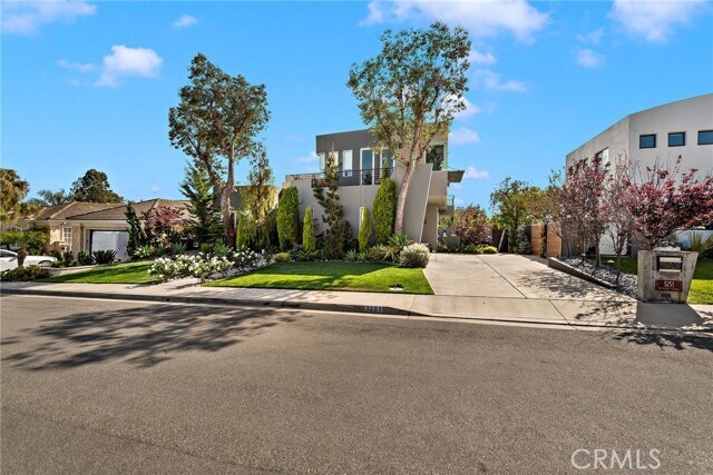 Building Photo - 3251 Rimcrest Cir