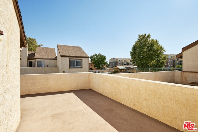 Building Photo - 1836 E Ave J2