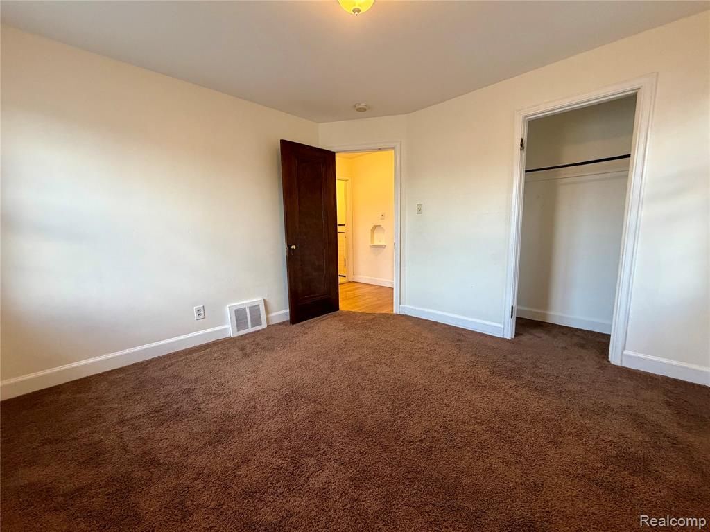 Building Photo - 6120 Middlesex St