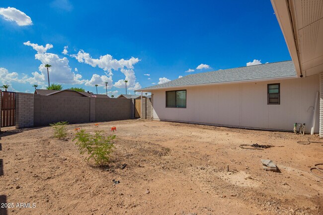 Building Photo - 12646 W Limewood Dr