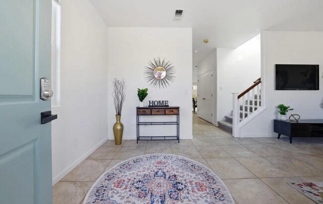 Building Photo - Amazing 3/2.5 N. Natomas!  Beautiful.  Please read full add below for details.