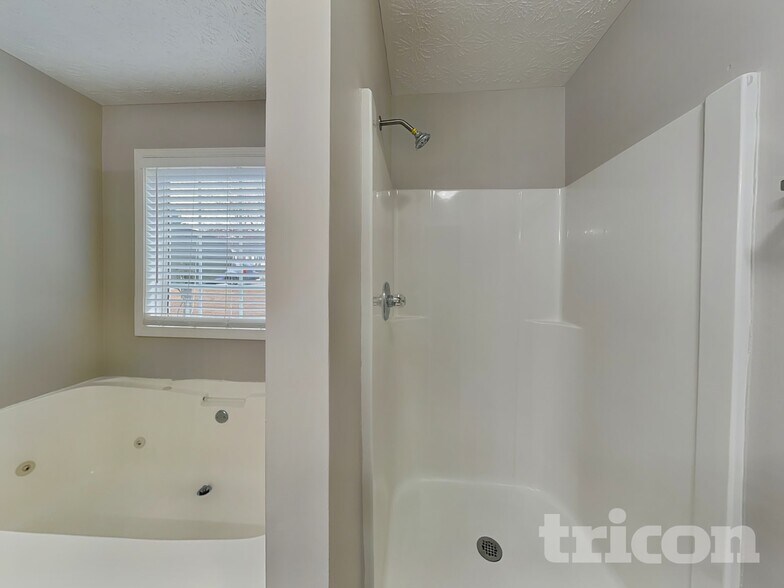 Building Photo - 35 Trelawney Ln