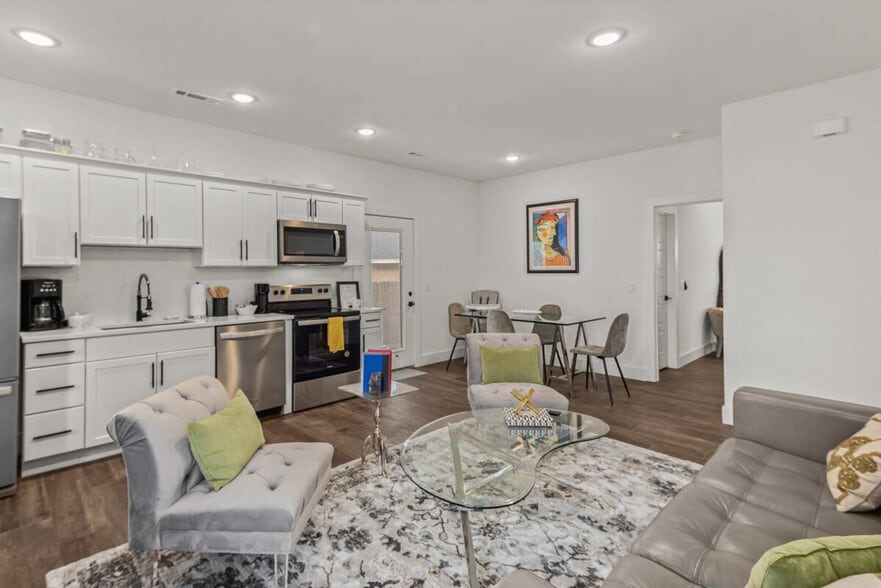 Building Photo - 2612 SW Livingston Square