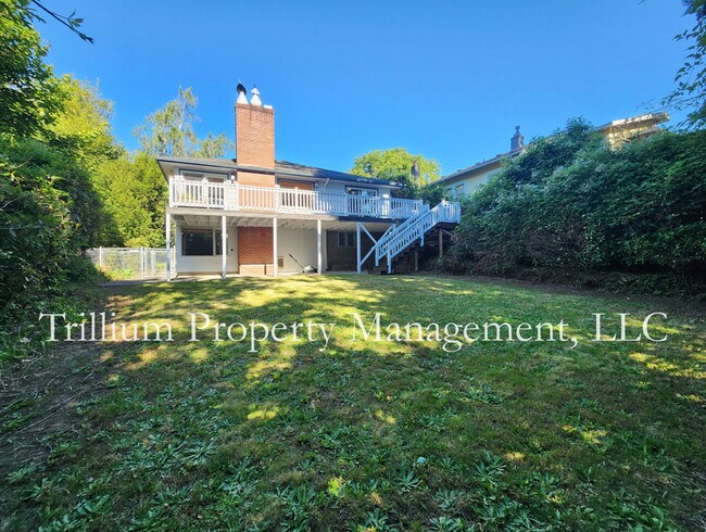Building Photo - 405 SE 68th Ave