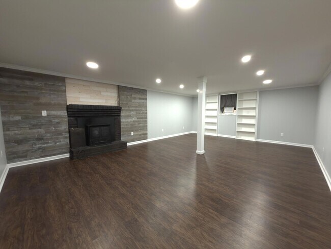 Building Photo - 802 Burks Hill Rd