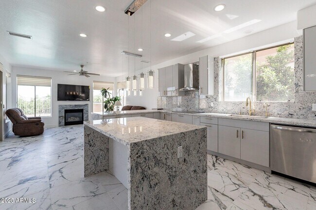 Building Photo - 11525 E Desert Willow Dr
