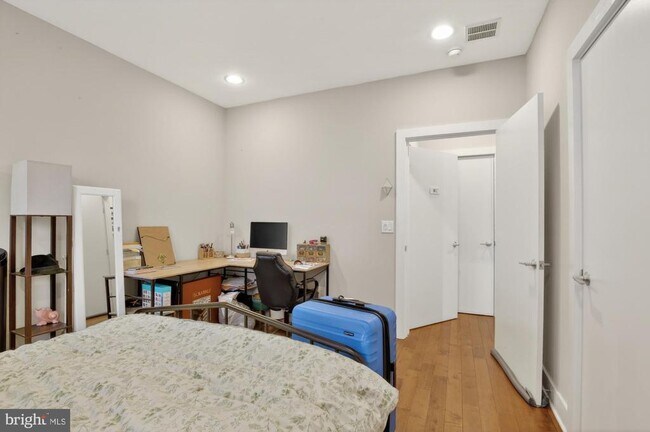 Building Photo - 1535 N Philip St