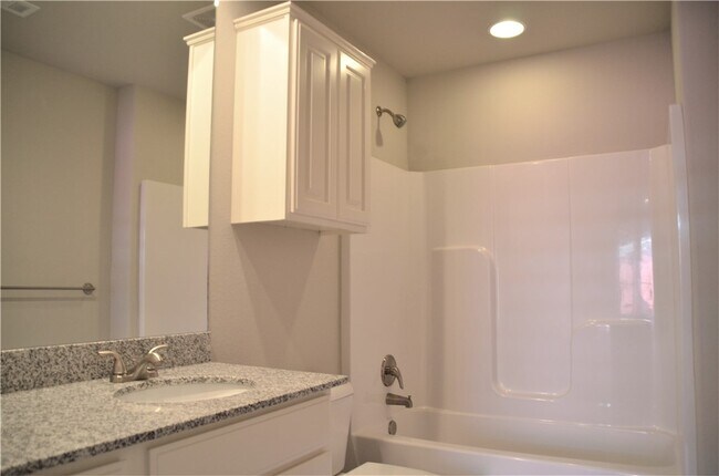 Building Photo - 3912 SW Peachwood Dr