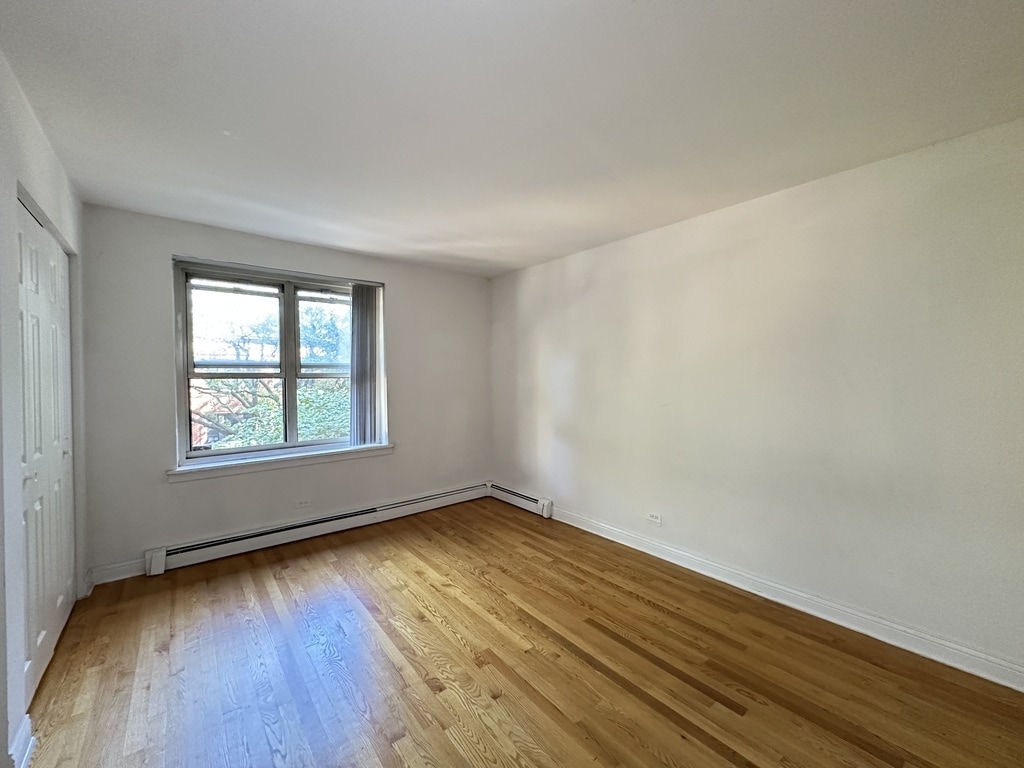 Building Photo - 3710 N Pine Grove Ave