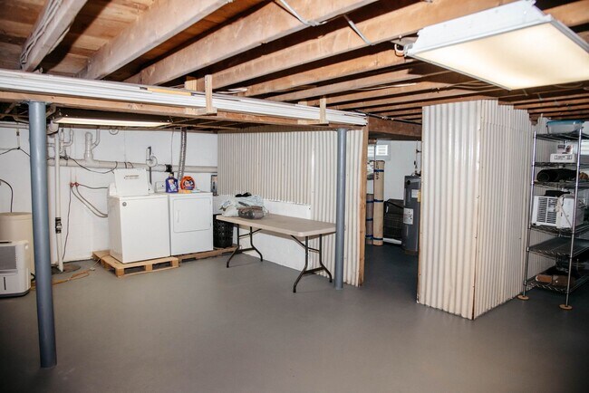 Building Photo - 7689 Dove Dr