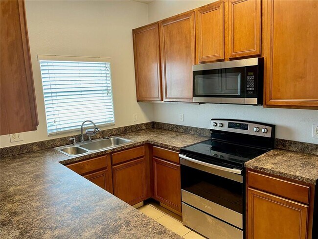 Building Photo - 1131 Long Oak Way
