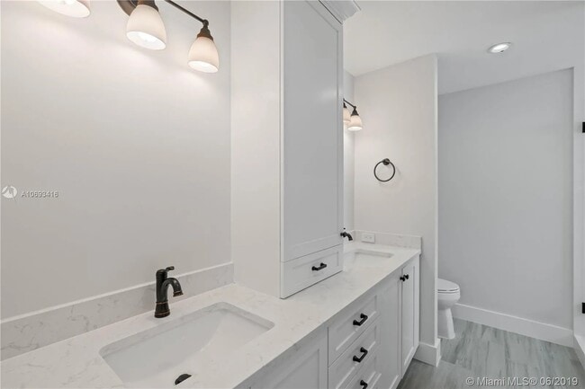 Building Photo - 2539 Wabash Dr