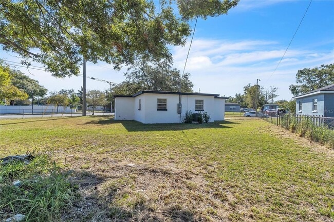 Building Photo - 4201 Lake Lawne Ave