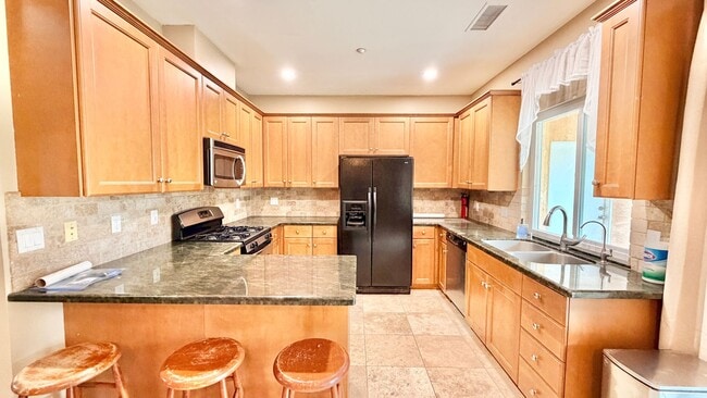 Building Photo - Nicely Updated Single-Story on quiet cul-de-sac Street just Minutes to Downtown Fallbrook!