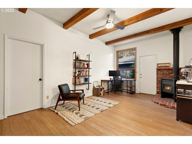 Building Photo - CHARMING HOME NEAR MULTNOMAH VILLAGE IN SW PORTLAND