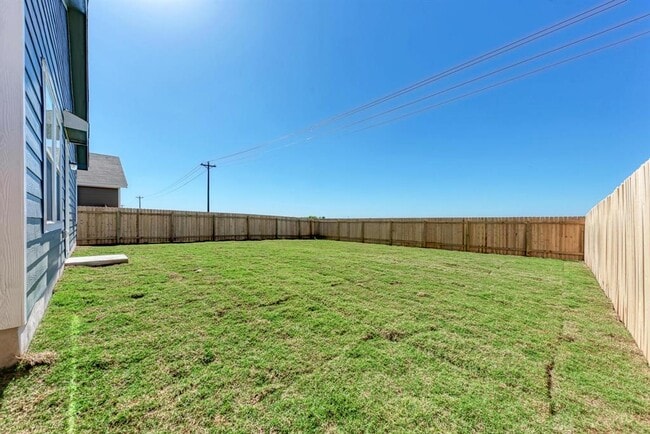 Building Photo - 611 Halfmoon Dr