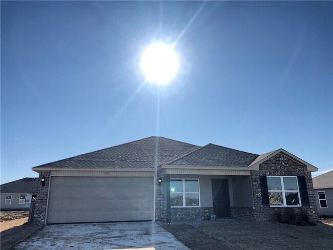 Building Photo - 602 W Pittsfield