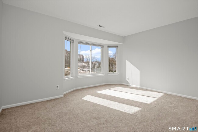 Building Photo - 1611 Washington Blvd