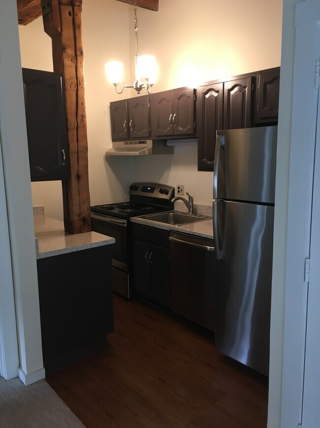 Building Photo - 33 Medford St