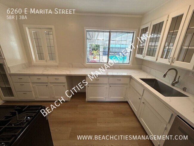 Building Photo - 6260 E Marita St
