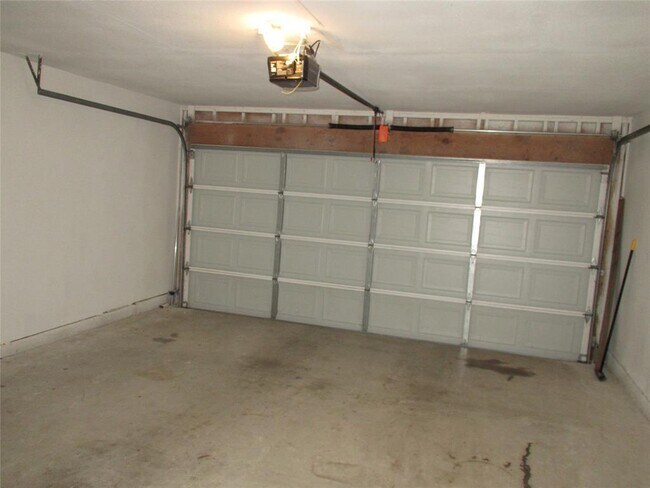 Building Photo - 1007 Mohican St