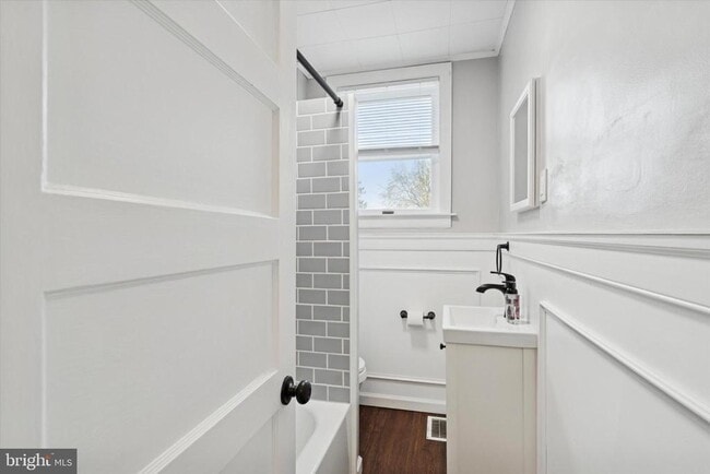 Building Photo - 429 Church St