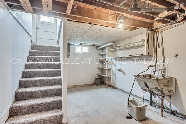 Building Photo - 729 E 4565 S