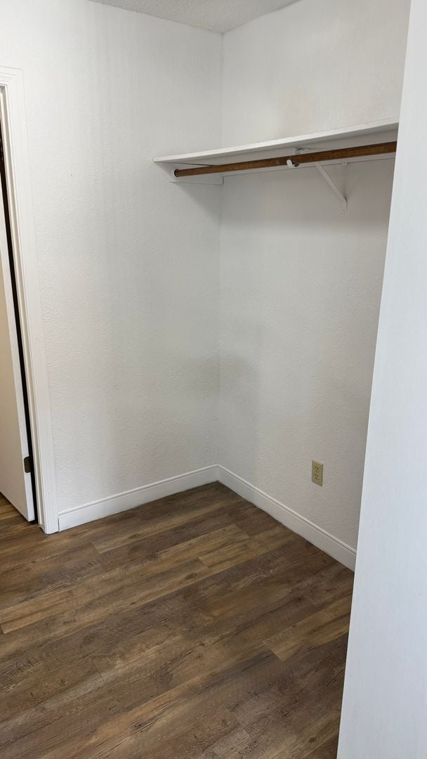 Building Photo - 3 Bed 2 1/4 Bath Townhome