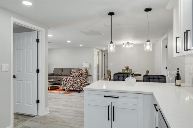 Building Photo - 9124 Lido Ln
