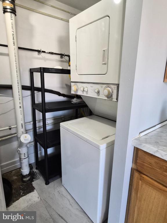 Building Photo - 7948 Eastdale Rd