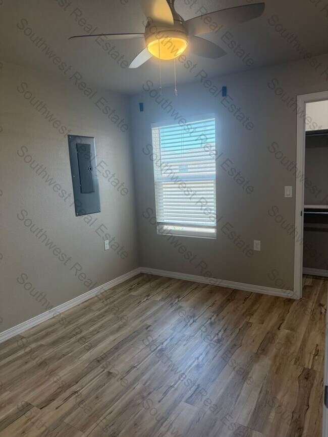 Building Photo - 1317 Mission Dr