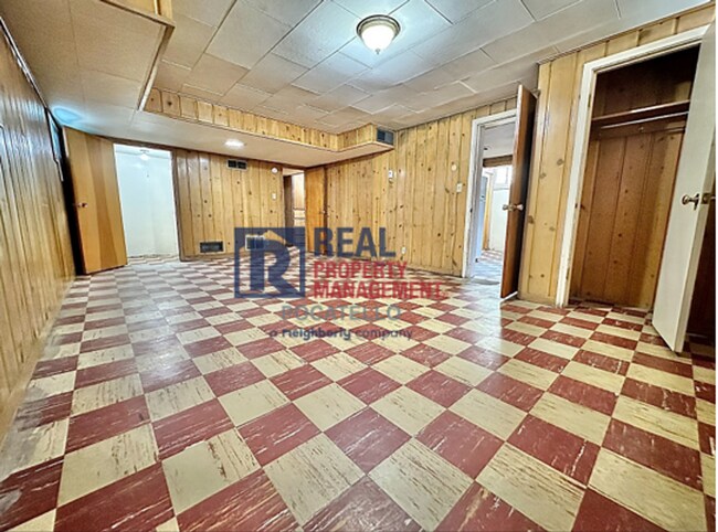 Building Photo - 651-655 W Lander